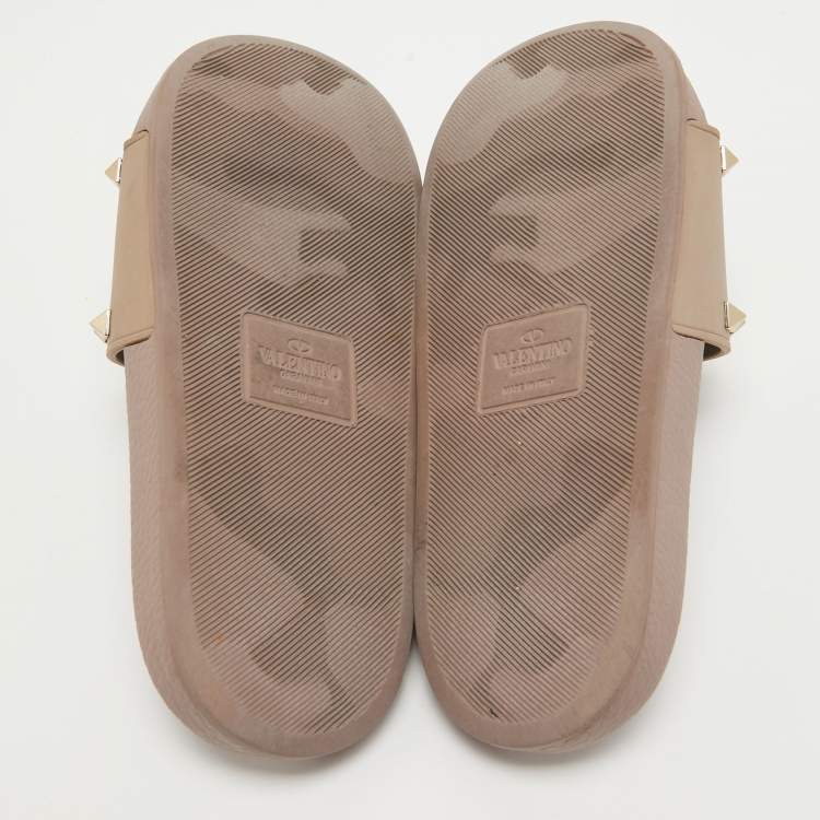Pre Owned Valentino Dusty Pink Rubber Rockstud Slides Size 36