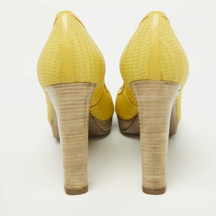 Pre Owned Valentino Yellow Embroidered Leather Peep Toe Platform Pumps Size 37