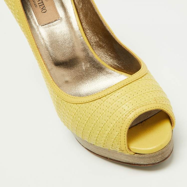 Pre Owned Valentino Yellow Embroidered Leather Peep Toe Platform Pumps Size 37