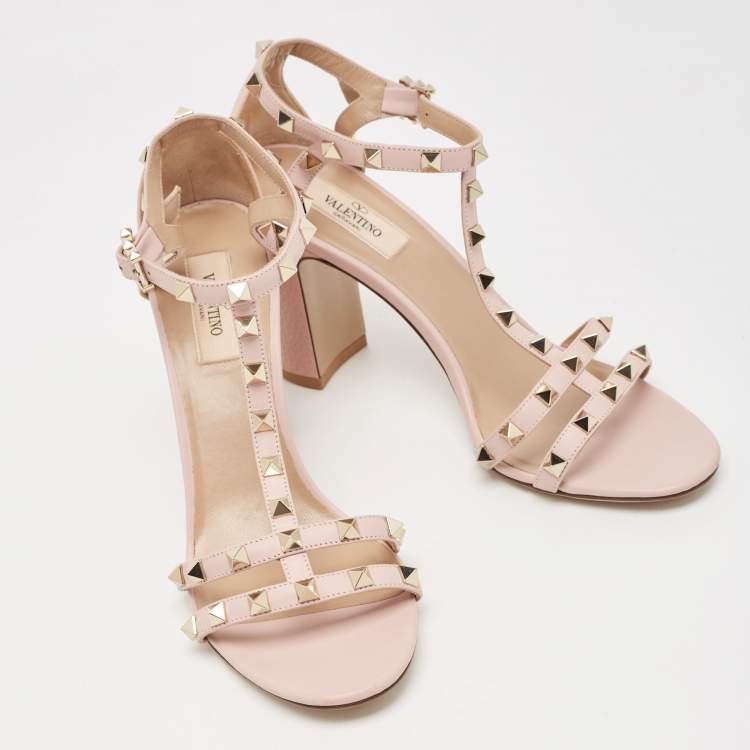 مملوكة مسبقًا Valentino Pink Leather Rockstud Strappy Block Heel Sandals Size 39