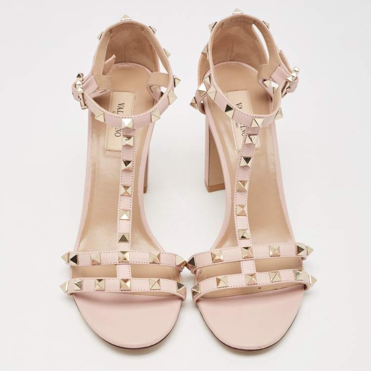 مملوكة مسبقًا Valentino Pink Leather Rockstud Strappy Block Heel Sandals Size 39