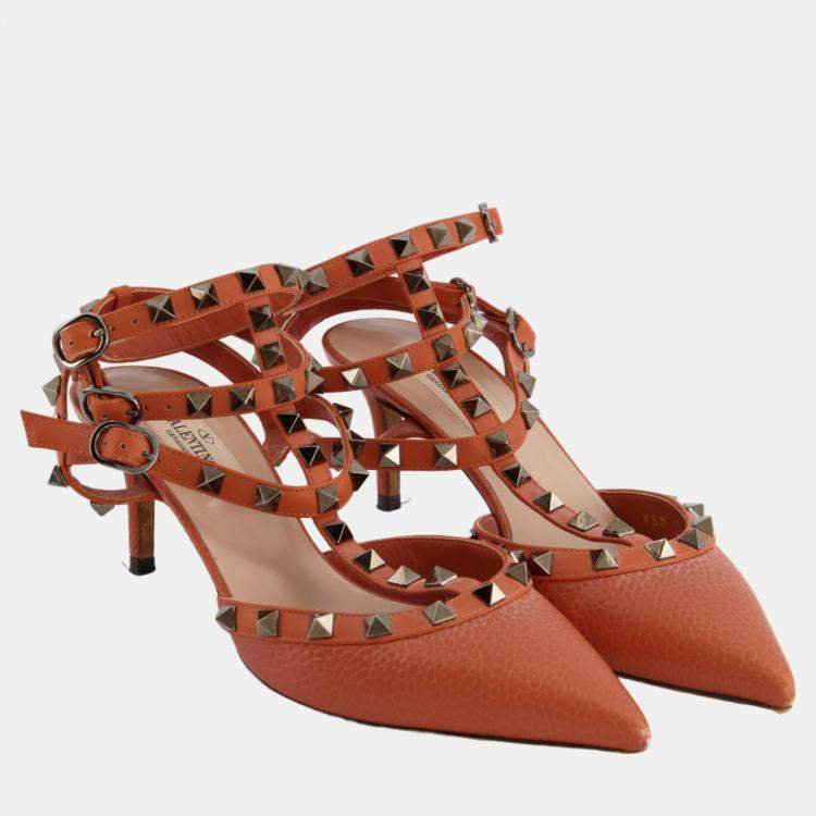 sepatu heels Valentino Garavani Red Studded Heels | Tinkerlust