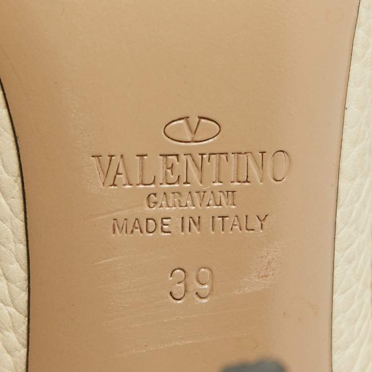 Pre Owned Valentino Cream Leather Rockstud Ankle Strap Pumps Size 39