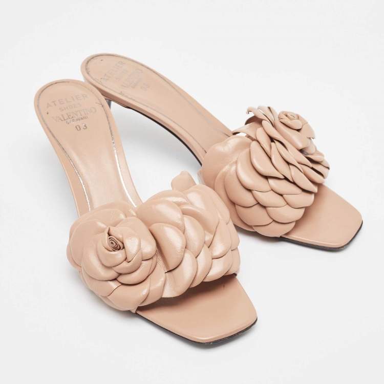 Pre Owned Valentino Beige Leather Floral Slides Size 40