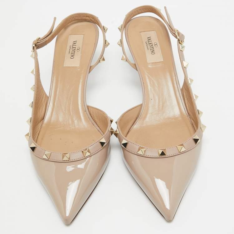 Pre Owned Valentino Beige Patent and Leather Rockstud Slingback Pumps  Size 40