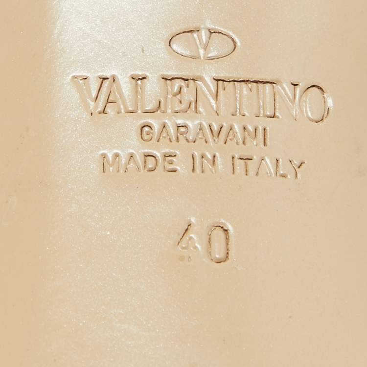 Pre Owned Valentino Beige Patent and Leather Rockstud Slingback Pumps  Size 40