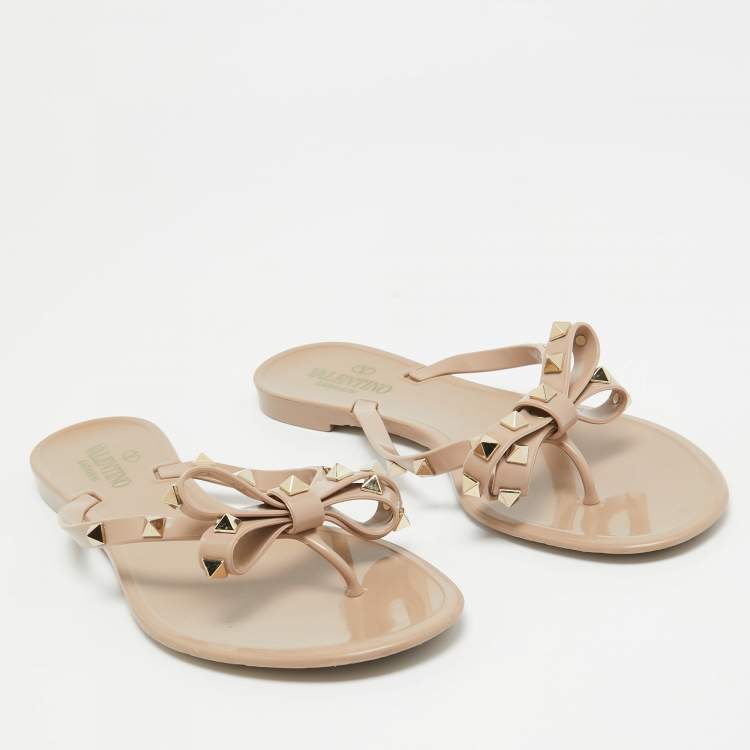 Pre Owned Valentino Beige Rubber Rockstud Thong Flats Size 41