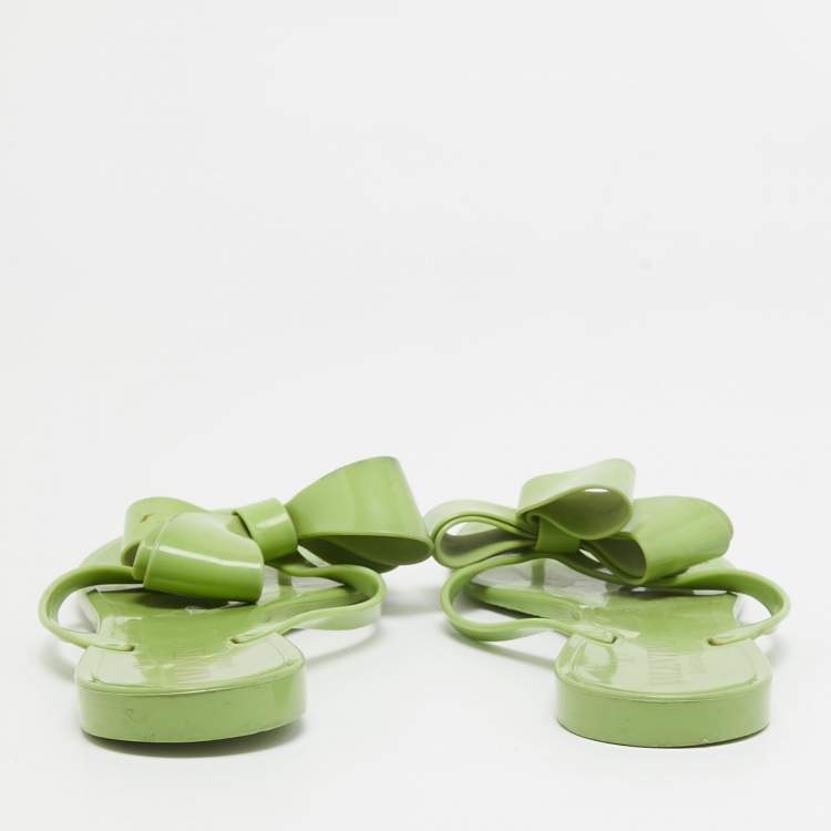 Pre Owned Valentino Green Rubber  Rockstud Bow Thong Flat Slides  Size 38