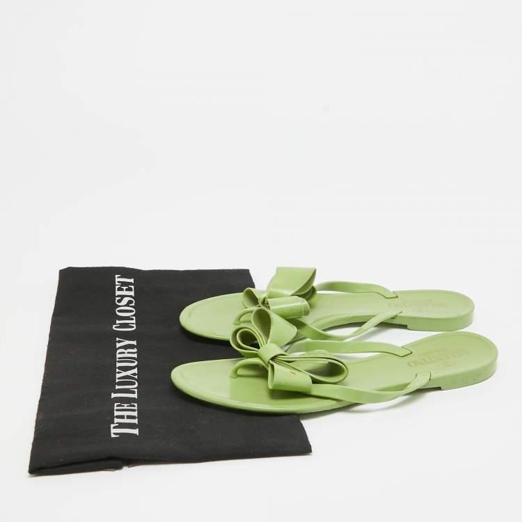 Pre Owned Valentino Green Rubber  Rockstud Bow Thong Flat Slides  Size 38