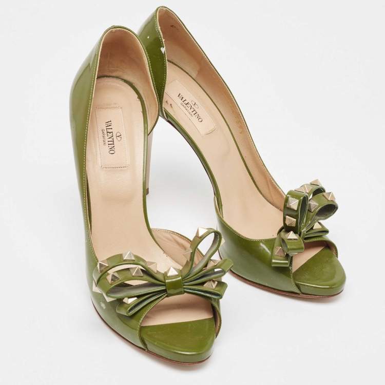 Pre Owned Valentino Army Green Patent Leather Rockstud Bow Open Toe D'orsay Pumps Size 39.5
