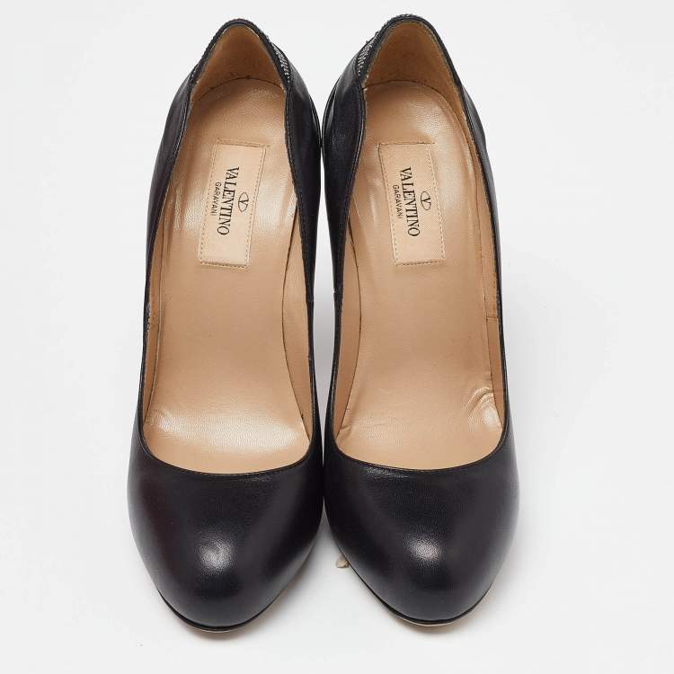 Pre Owned Valentino Black Leather Round Toe Pumps Size 36