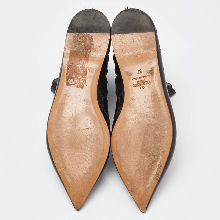 مملوكة مسبقًا Valentino Black Leather Cut Out Flat Ankle Boots Size 37