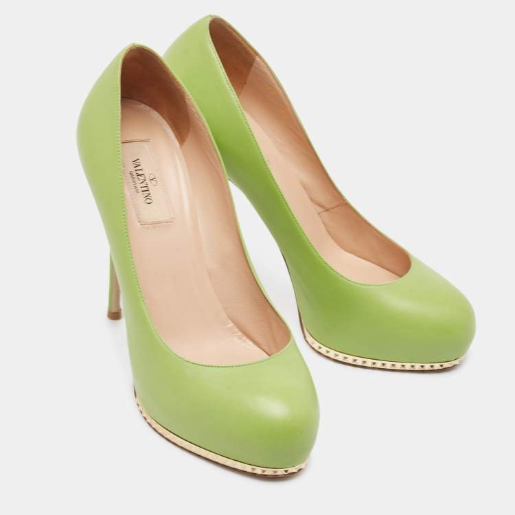 Pre Owned Valentino Green Leather Spike Platform Round Toe Pumps Size 37