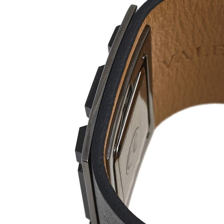 Pre Owned Valentino Black PVD Coated Stainless Steel Leather Fascia 87.51.100.025 Women's Wristwatch 53 mm