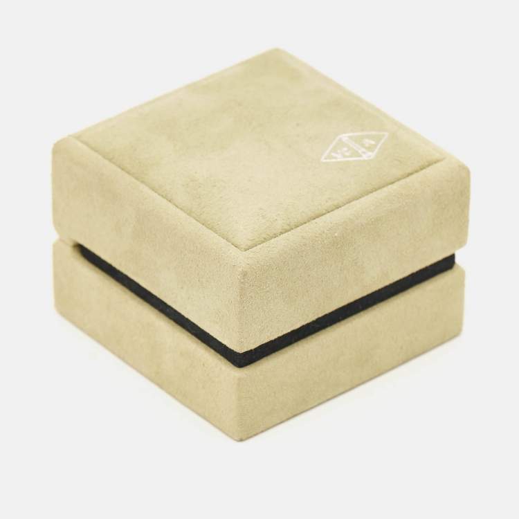 Pre Owned Van Cleef & Arpels Sweet Alhambra Mother of Pearl 18k Yellow Gold Bracelet