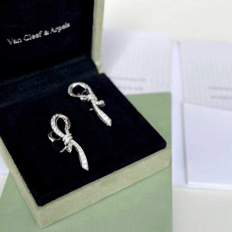 Pre Owned Van Cleef & Arpels 18K White Gold Full Diamond Bow Earrings