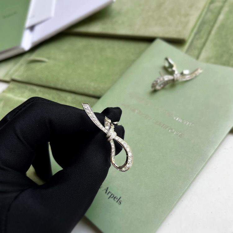 Pre Owned Van Cleef & Arpels 18K White Gold Full Diamond Bow Earrings