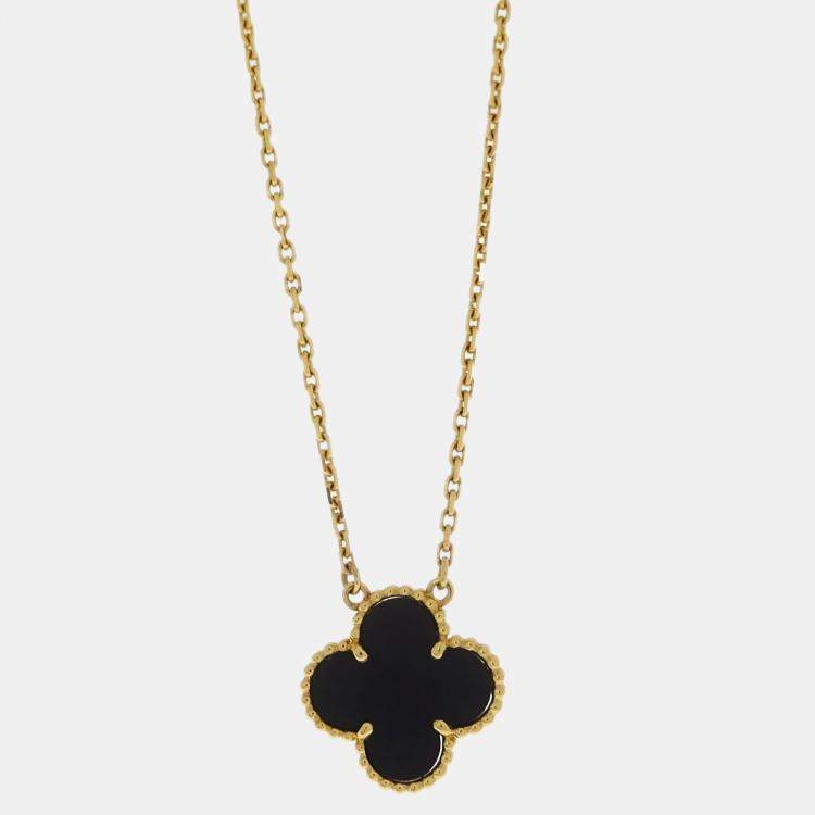 مملوكة مسبقًا Van Cleef & Arpels Vintage Alhambra 18K Yellow Gold Onyx Pendant Necklace