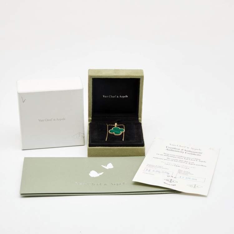 مملوكة مسبقًا Van Cleef & Arpels Magic Alhambra Malachite 18K Yellow Gold Long Pendant Necklace