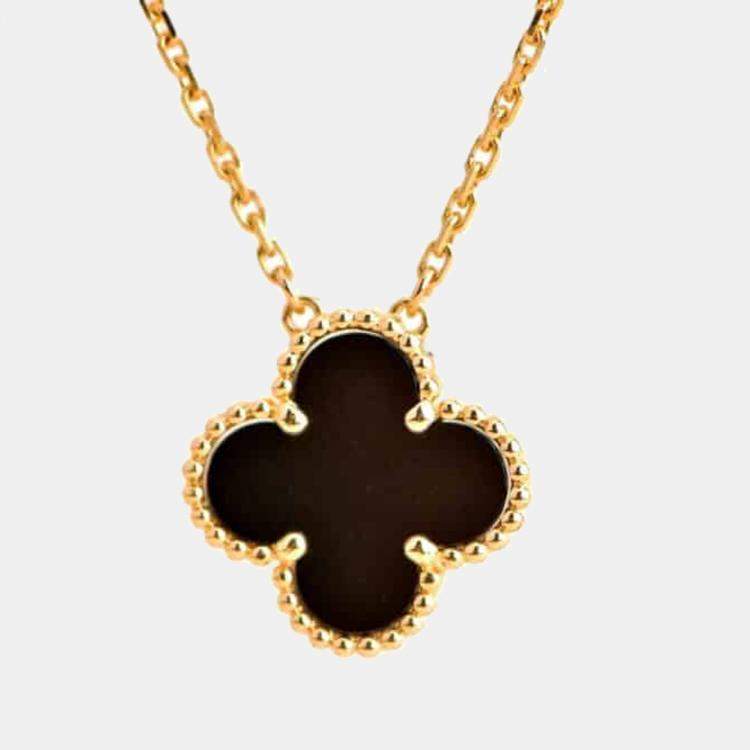 مملوكة مسبقًا Van Cleef & Arpels Onyx Vintage Alhambra Pendant