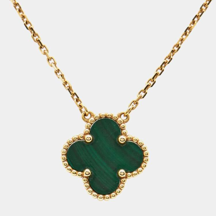 مملوكة مسبقًا Van Cleef & Arpels Vintage Alhambra Malachite 18k Yellow Gold Necklace