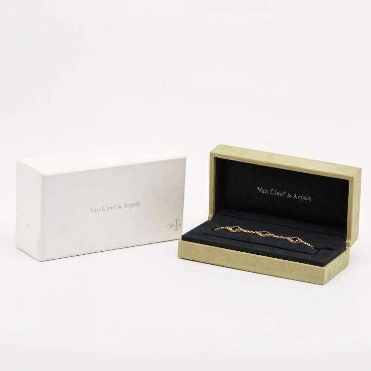 Pre Owned Van Cleef & Arpels Vintage Alhambra Onyx 18k Yellow Gold 5 Motif Station Bracelet