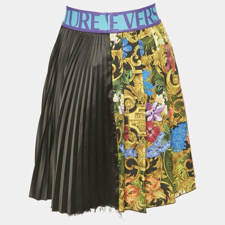 Pre Owned Versace Jeans Couture Black Printed Satin Plisse Mini Skirt S