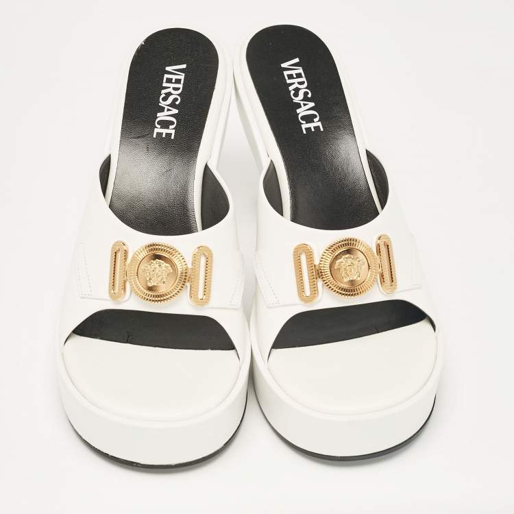Pre Owned Versace White Leather Medusa Biggie Mules Size 39