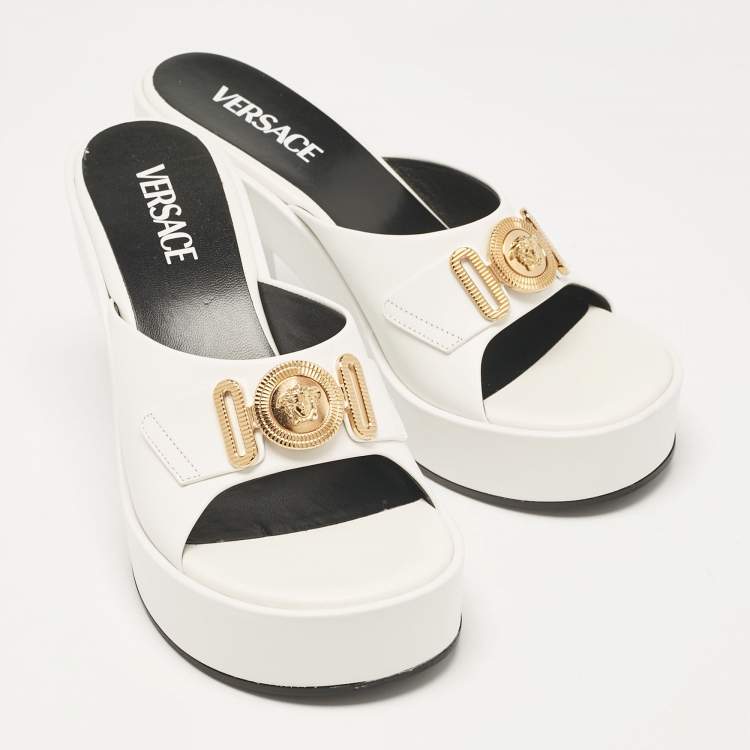 Pre Owned Versace White Leather Medusa Biggie Mules Size 39