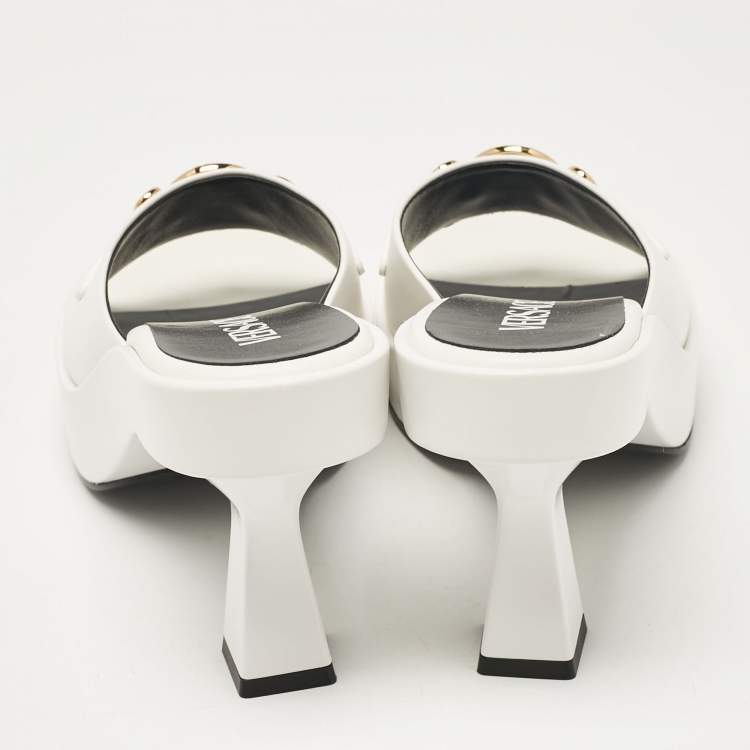 Pre Owned Versace White Leather Medusa Biggie Mules Size 39