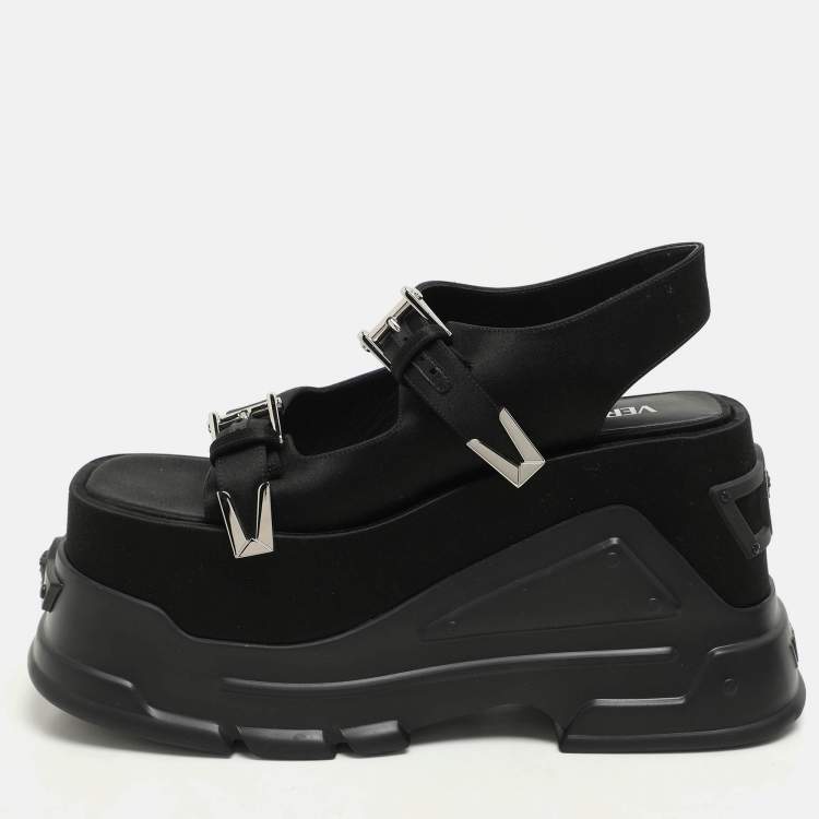 مملوكة مسبقًا Versace Black Satin Medusa Anthem Platform Slingback Sandals Size 39