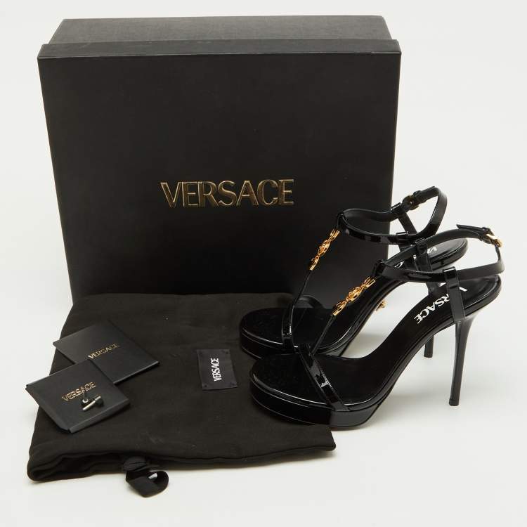 مملوكة مسبقًا Versace Black Patent Leather Medusa'95 Platform T-Strap Sandals Size 37.5