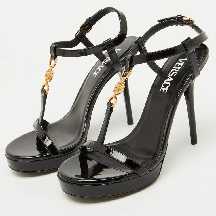 مملوكة مسبقًا Versace Black Patent Leather Medusa'95 Platform T-Strap Sandals Size 37.5