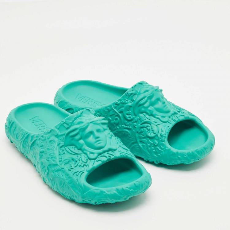 Pre Owned Versace Blue Rubber Medusa Embossed Pool Slides Size 39