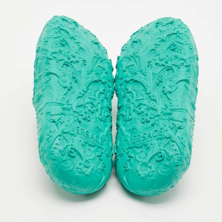 Pre Owned Versace Blue Rubber Medusa Embossed Pool Slides Size 39