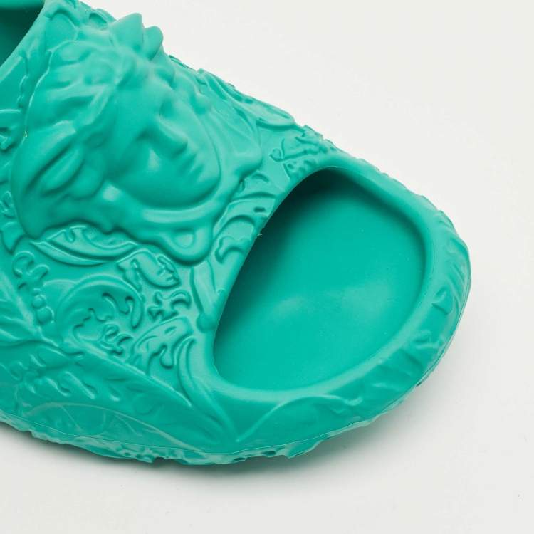 Pre Owned Versace Blue Rubber Medusa Embossed Pool Slides Size 39