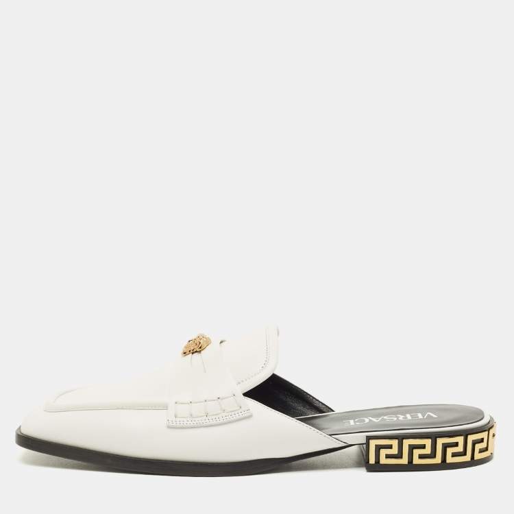 Pre Owned Versace La Medusa Size 37 White Leather Square Toe Flat Mules