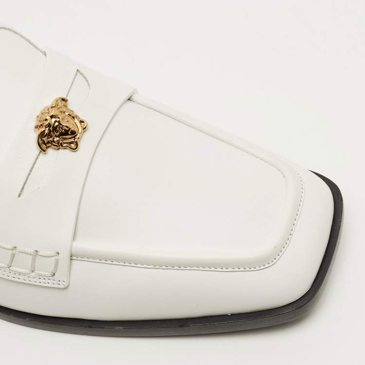 Pre Owned Versace La Medusa Size 37 White Leather Square Toe Flat Mules
