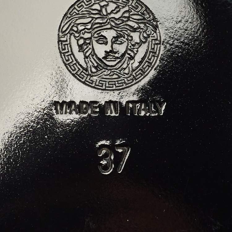 Pre Owned Versace La Medusa Size 37 White Leather Square Toe Flat Mules