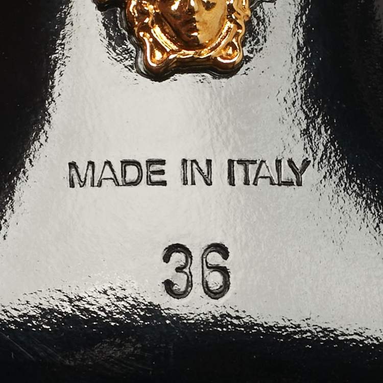 مملوكة مسبقًا Versace Medusa Chain Size 36 Pink Satin Ankle Strap Sandals