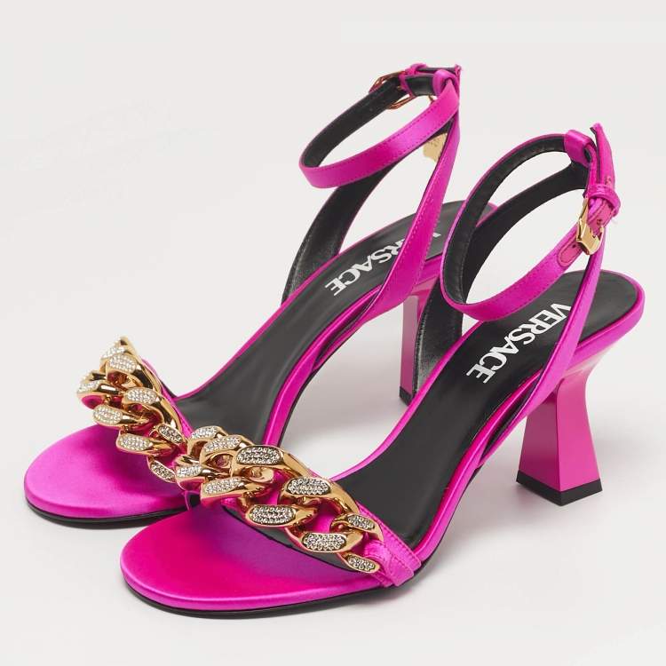 مملوكة مسبقًا Versace Medusa Chain Size 36 Pink Satin Ankle Strap Sandals