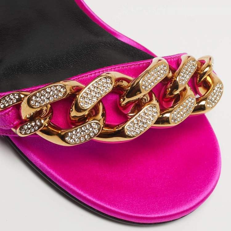 مملوكة مسبقًا Versace Medusa Chain Size 36 Pink Satin Ankle Strap Sandals