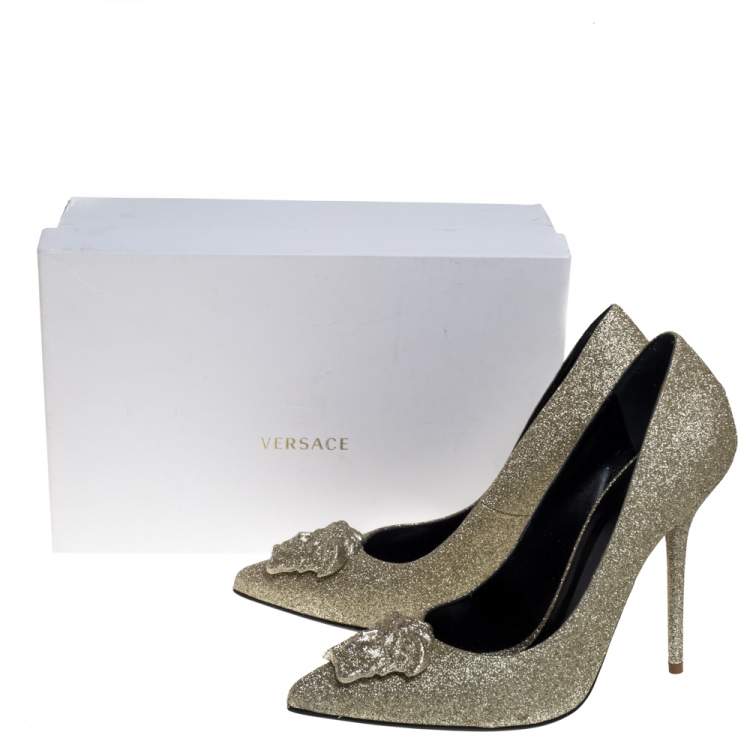 Pre Owned Versace Gold Glitter Fabric Medusa Pointed Toe Pumps Size 40