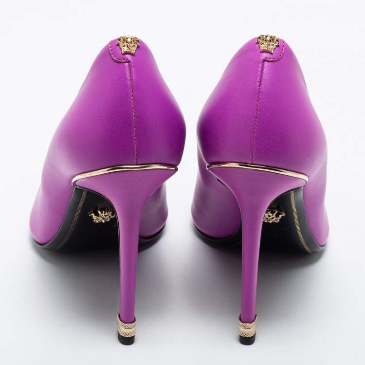 Pre Owned Versace Magenta Leather Pointed Toe Pumps Size 38