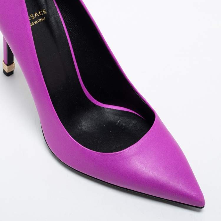 Pre Owned Versace Magenta Leather Pointed Toe Pumps Size 38