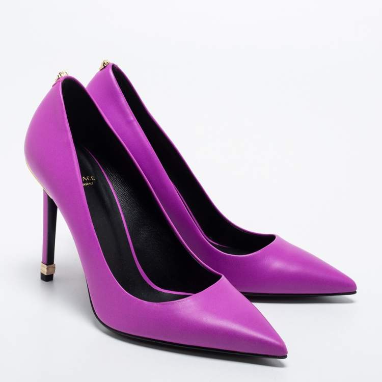 Pre Owned Versace Magenta Leather Pointed Toe Pumps Size 38