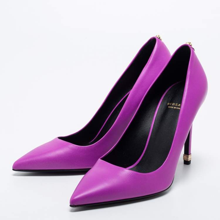Pre Owned Versace Magenta Leather Pointed Toe Pumps Size 38