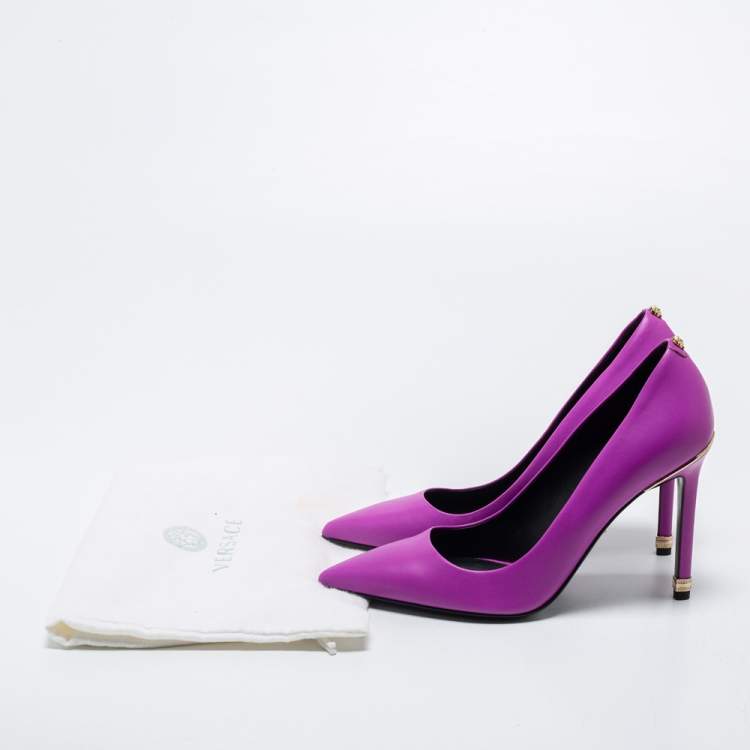 Pre Owned Versace Magenta Leather Pointed Toe Pumps Size 38