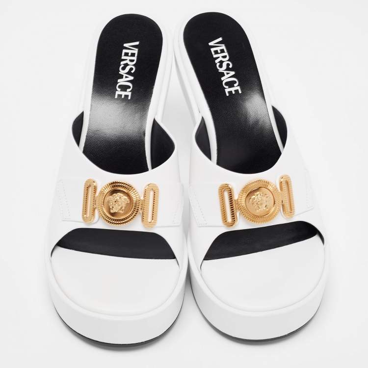 Pre Owned Versace White Leather Medusa Sandals Size 39