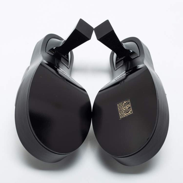 Pre Owned Versace Black Leather Medusa Sandals Size 39